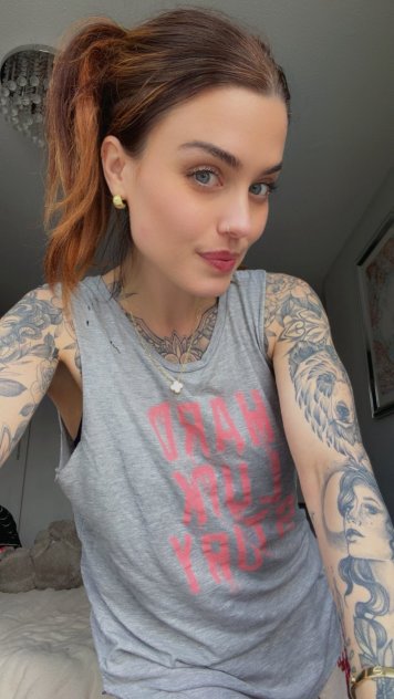 I’m available for both incall and outcall service, FaceTime fun - Photo 5